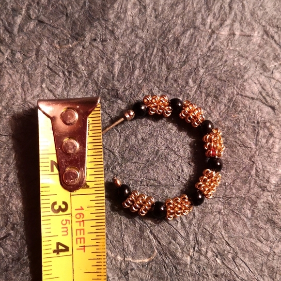 Vintage gold tone and black bead hoops - Picture 2 of 2